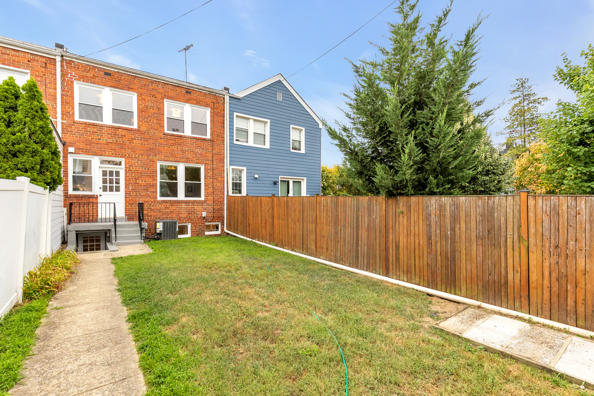 4002 10th ST NE DC  backyard